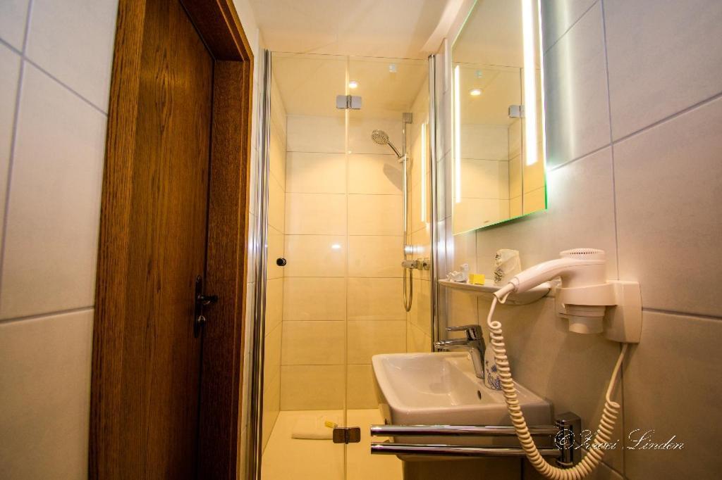 Hotel Zwei Linden - Links Der Elbe - Niedersachsen Balje Luaran gambar